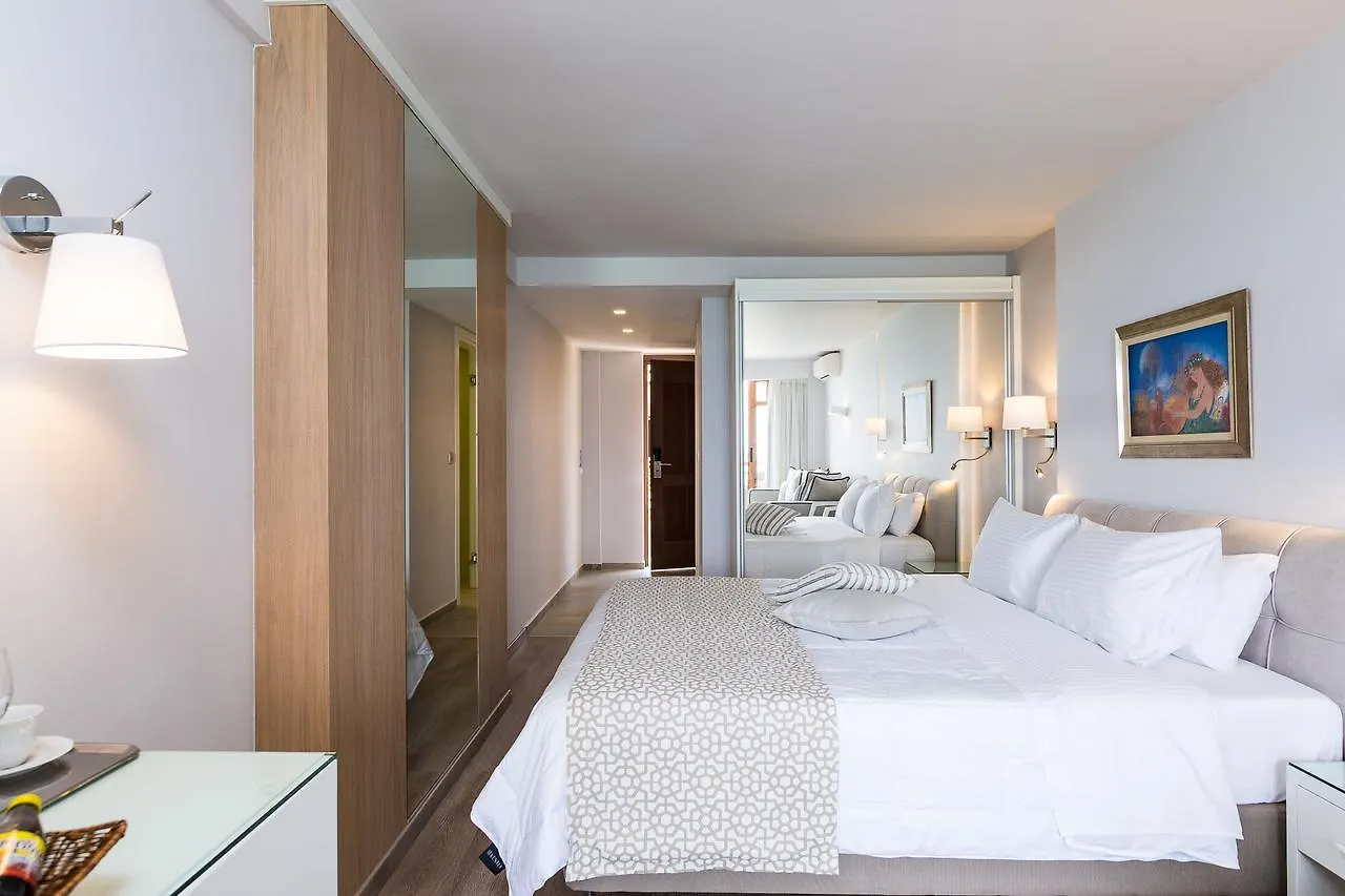Ammos Suites Retimno 4*,  Grecja
